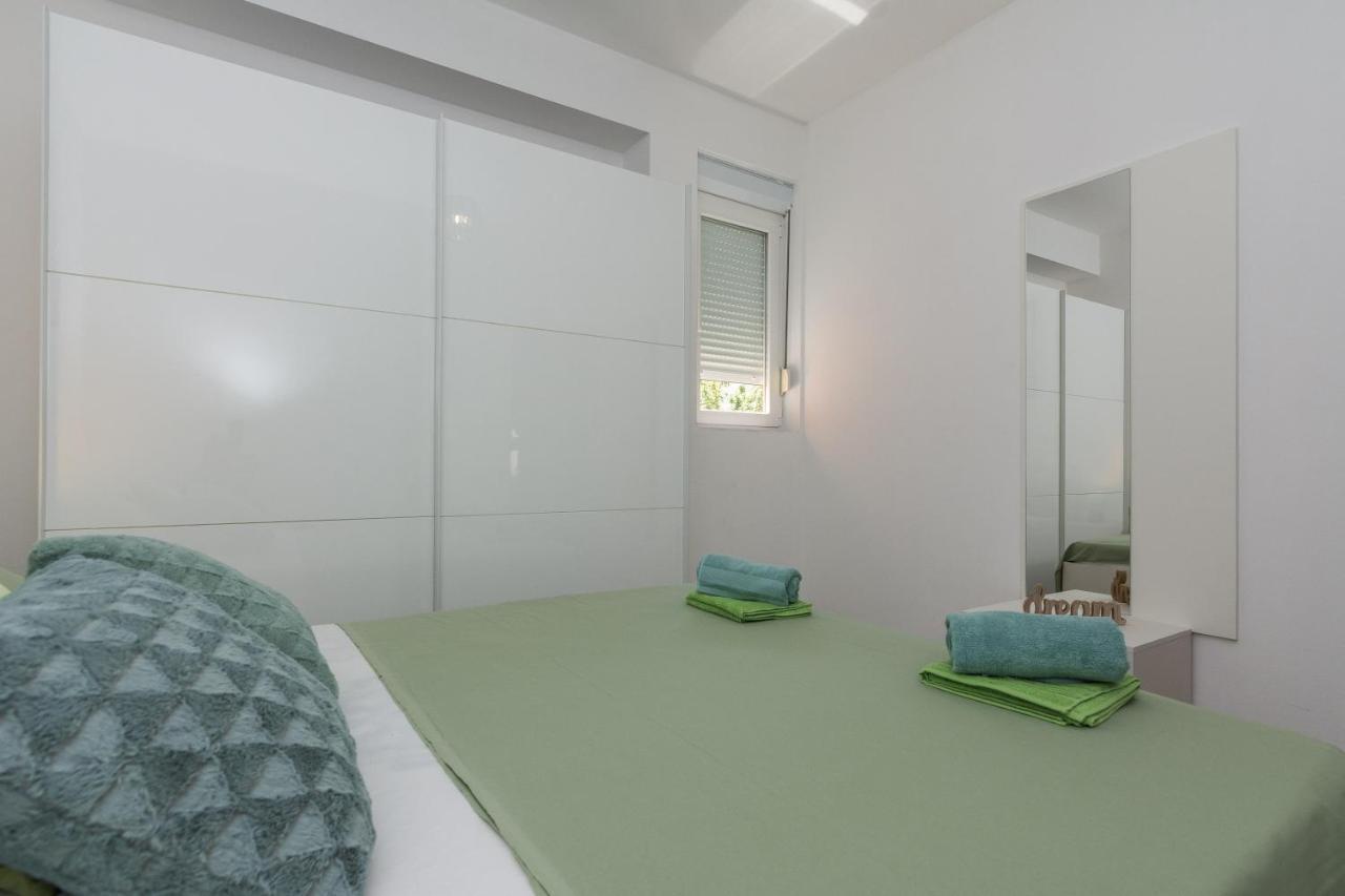Apartments Marko Sukosan Luaran gambar