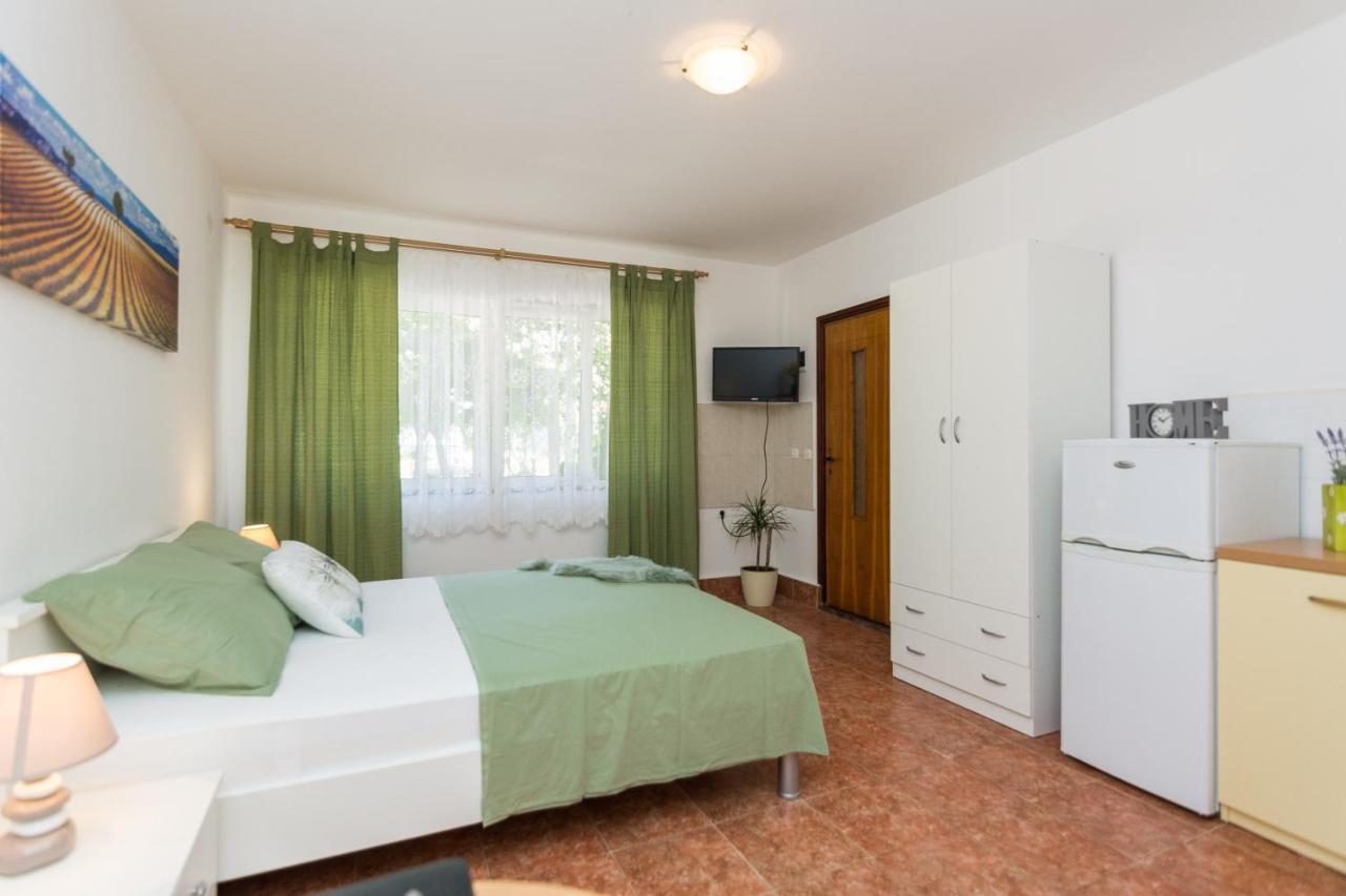 Apartments Marko Sukosan Luaran gambar